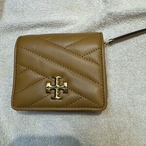 Tory Burch Kira Chevron Bi-fold Wallet Dusty Almond NWT!